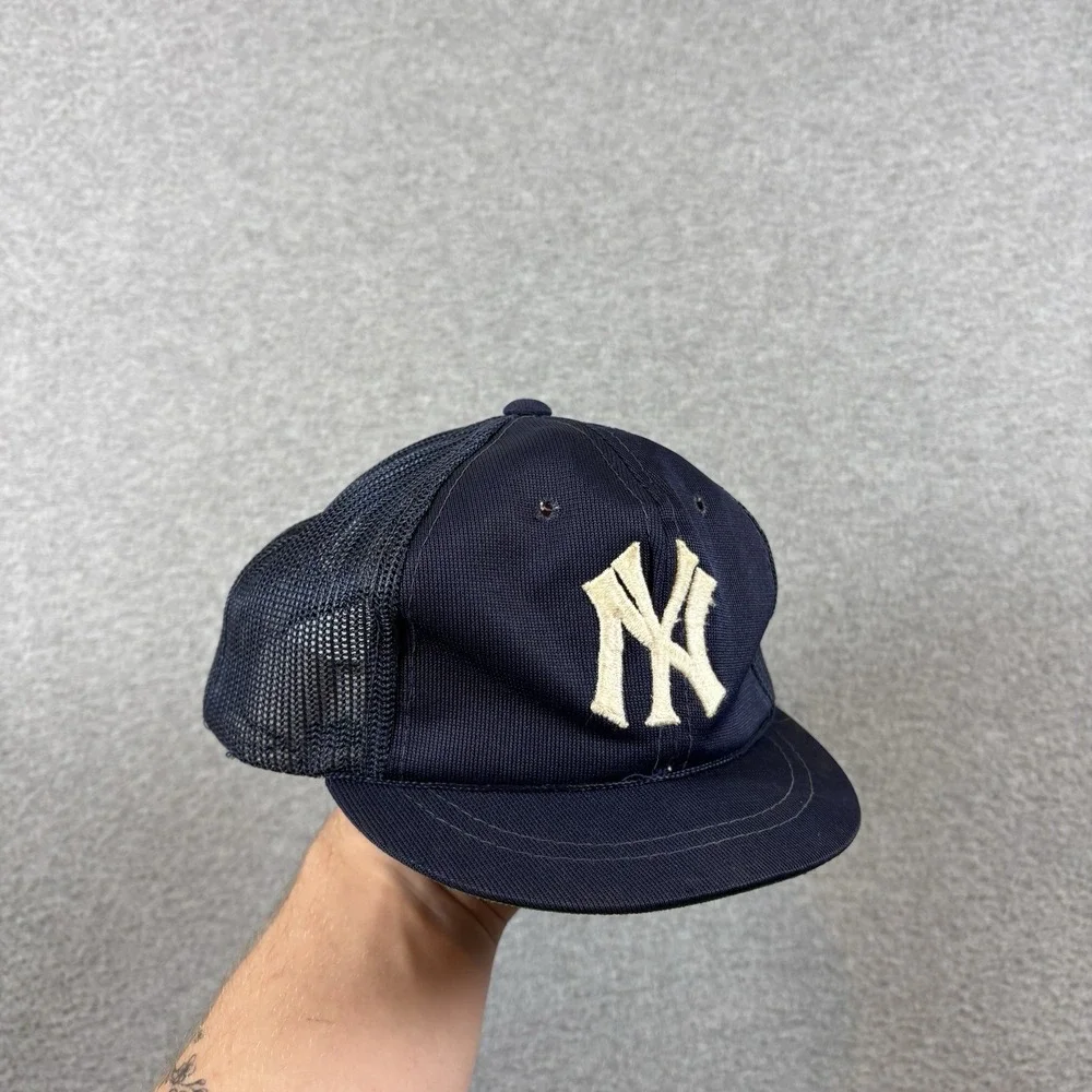 ⁠VTG 80s Sports Specialties NY Yankees Youth 2-4 Trucker Hat Cap Mesh Snapback